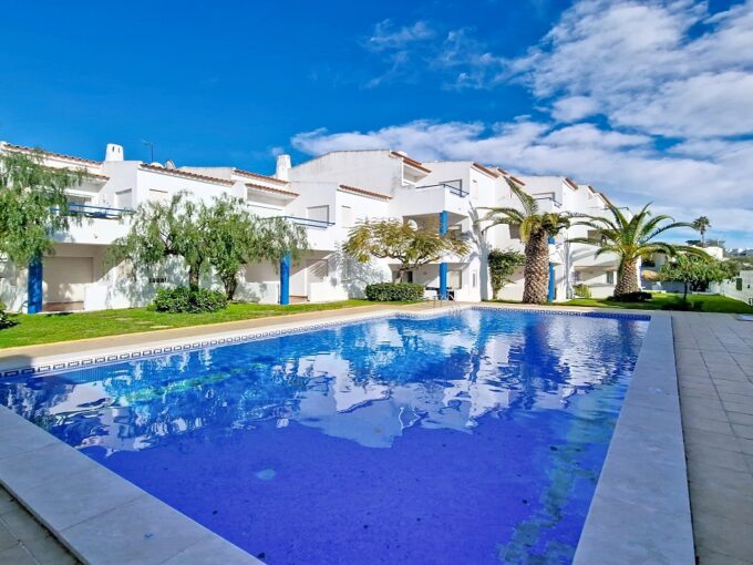 2 bed apartment for sale in Albufeira, Algarve 1