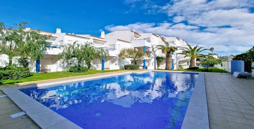 2 bed apartment for sale in Albufeira, Algarve 1