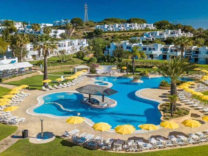 2 bed apartment for sale in Clube Albufeira Resort, Algarve 1