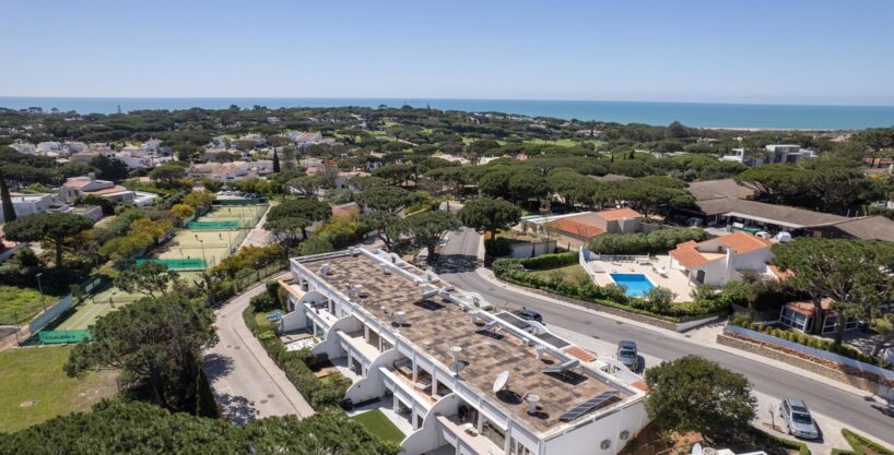 2 bed renovated apartment for sale in Vale do Lobo 2
