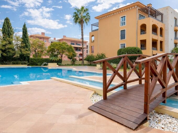 2 bed sea view apartment for sale in Vilamoura, Algarve 1