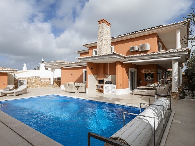3 bed villa for sale in Atalaia, Lagos, Algarve 1