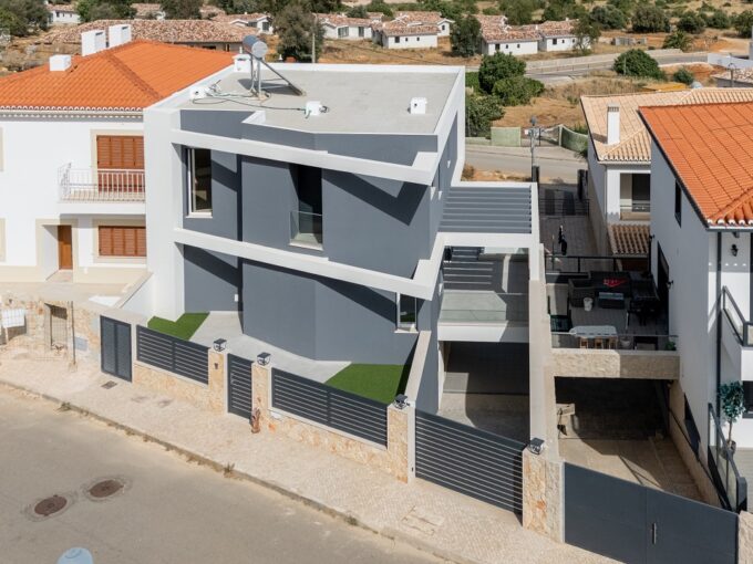 3 bedroom villa in Mexilhoeira Grande, Portimao Algarve 3