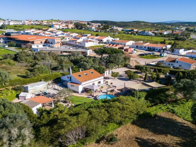 4 bed villa for sale in Budens, West Algarve 2