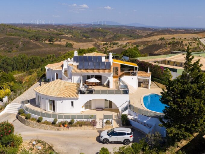 4 bed villa for sale in Santo Antonio Golf Resort, Algarve 1