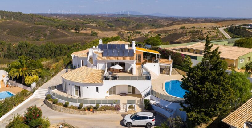 4 bed villa for sale in Santo Antonio Golf Resort, Algarve 1