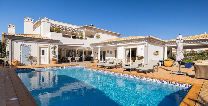 5 bed villa for sale in Ferrell, Luz, Algarve 1
