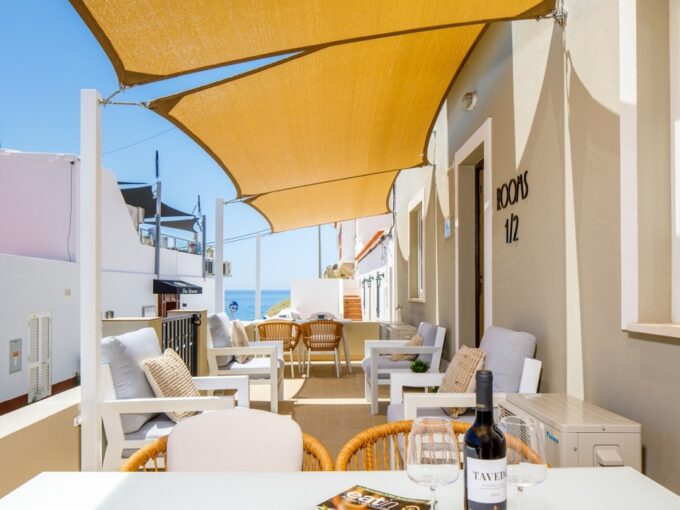 Beach house with 4 studio apartments in Carvoeiro, Algarve 1