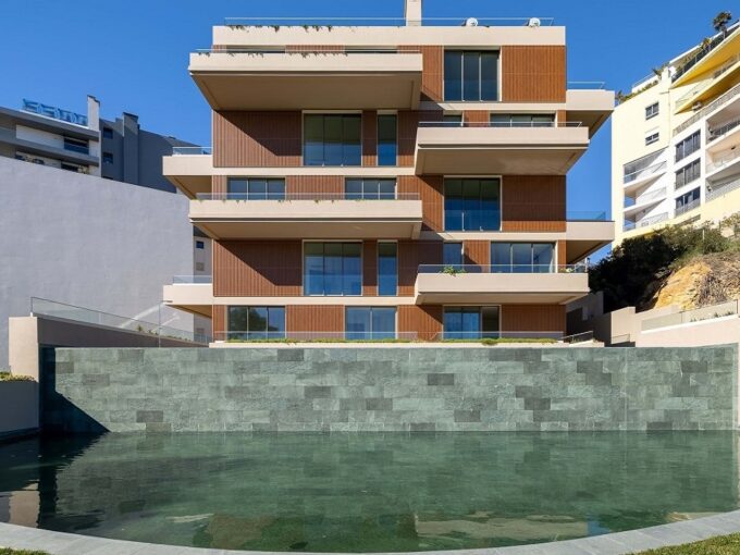Brand new 3 apartment for sale in Praia da Rocha, Portimao 1