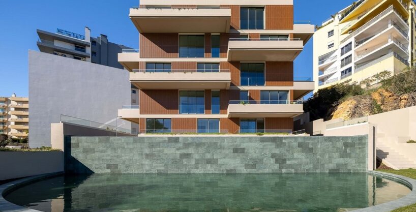 Brand new 3 apartment for sale in Praia da Rocha, Portimao 1