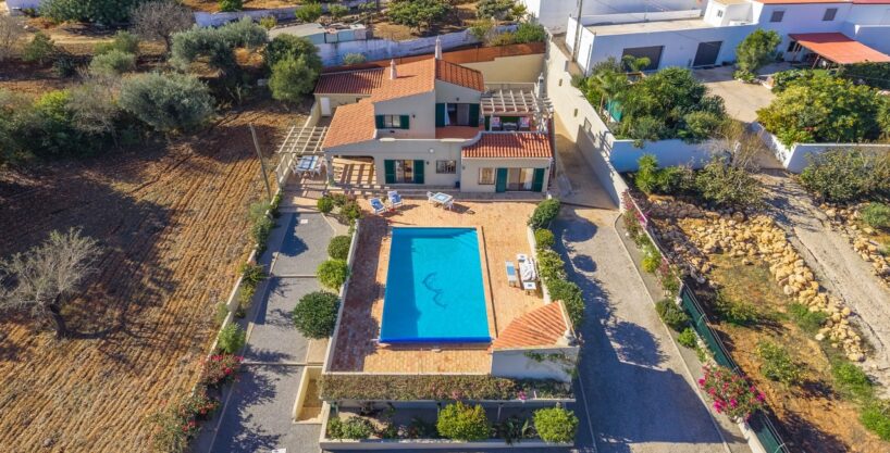 Detached 3 bed villa with a studio in Pechao, Olhao, Algarve 1