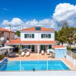 Detached 3 bed villa within walking distance to Fuzeta beach, Algarve 1