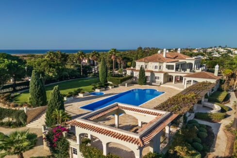 Grande villa de luxe à vendre dans le complexe de golf de Quinta do Lago, Algarve 1