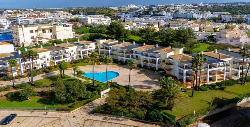 Luxury 1 bed apartment for sale in Alvor, Algarve 1