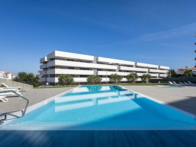 Luxury 2 bed apartment with sea views in Lagos, Algarve 1