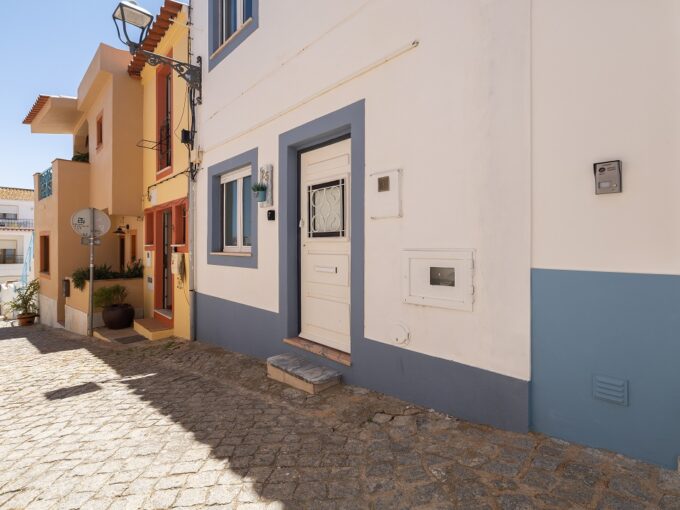 Renovated townhouse for sale in Lagos, Algarve 1