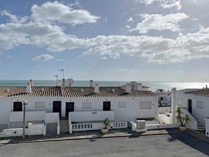Sea view 2 bed duplex renovated apartment in Praia da Luz, Algarve 1