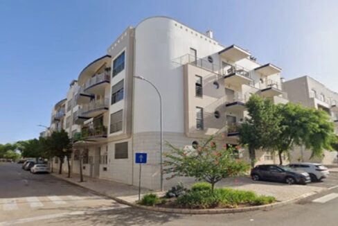 Top floor 4 bed apartment for sale in Tavira, Algarve 1