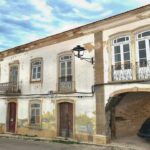 Townhouse with 2 bed apartment plus commercial area In Lagoa, Algarve 1