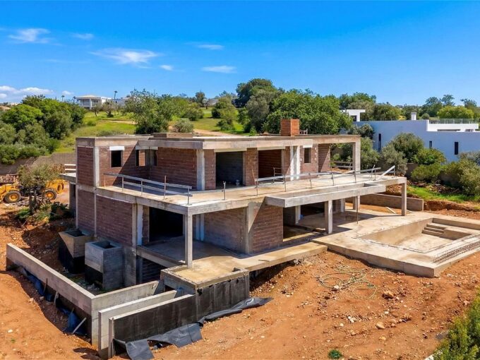 Unfinished villa for sale in Vale d Eguas, Almancil, Algarve 2
