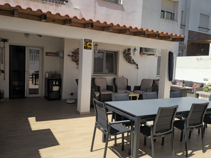 2 bed renovated apartment for sale in Tavira, East Algarve 1