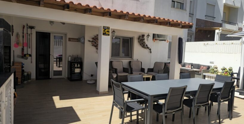 2 bed renovated apartment for sale in Tavira, East Algarve 1