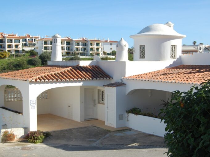 2 bed townhouse for sale in Carvoeiro 1