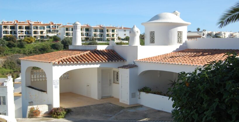 2 bed townhouse for sale in Carvoeiro 1