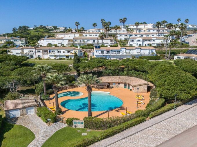 2 bed townhouse in Golfe Santo Antonio, West Algarve 2