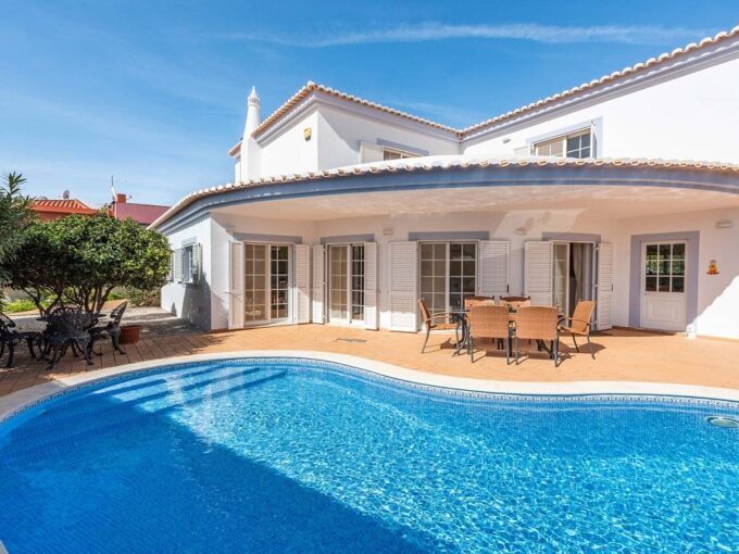 3 bed 3 bath villa for sale in Almadena, Luz, Algarve 2