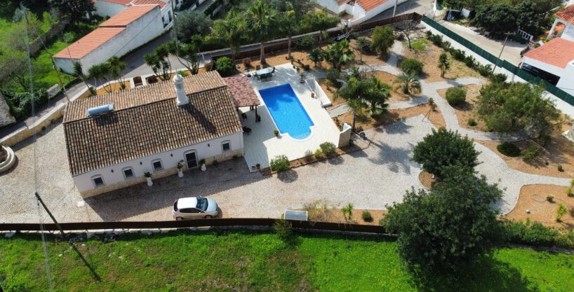 3 bed renovated traditional villa in Sao Bras de Alportel 1