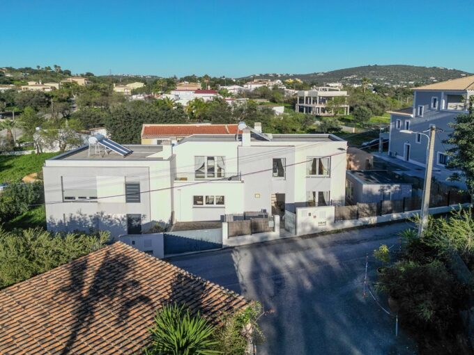 3 bed semi detached villa for sale in Almancil, Algarve 8