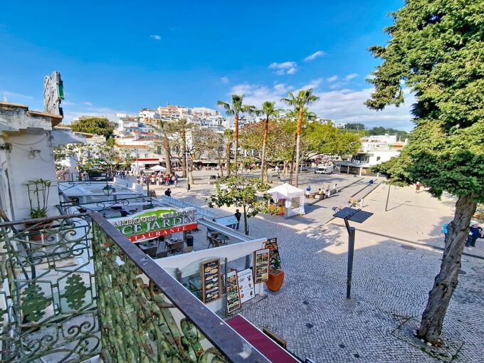 4 bed apartment close to the beach in Albufeira, Algarve 5