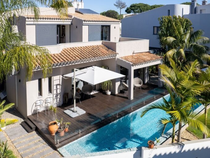 4 bed villa for sale in Vilamoura, Algarve 1