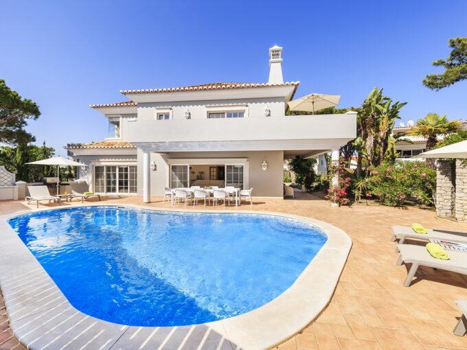 5 bed golf villa for sale in Vale do Lobo, Algarve 1