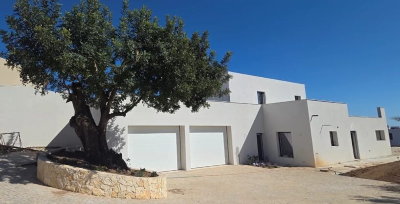Brand new villa for sale in Vale Formoso 1