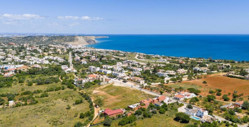 Building land for sale in Montinhos da Luz, Algarve 1