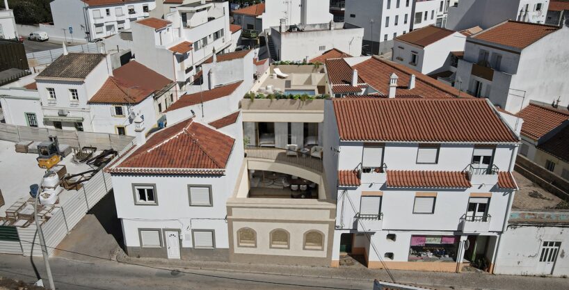 Land to build in central Lagoa, Algarve 1