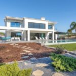 Modern 4 bedroom villa with pool for sale in Carvoeiro, Algarve 1