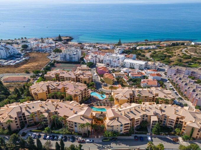 One bedroom apartment for sale in Estrela da Luz, Algarve 1