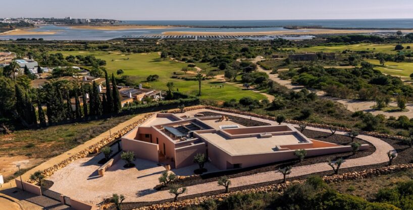 Palmares Golf villa with with sea views in Lagos, Algarve 1