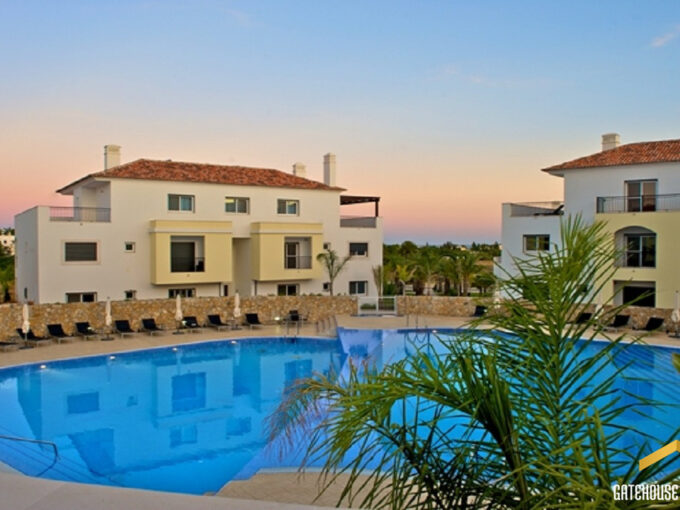 2 bed apartment for sale in Cabanas de Tavira, Algarve 1