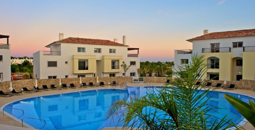 2 bed apartment for sale in Cabanas de Tavira, Algarve 1