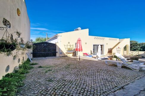 2 bed house with annexe buildings in Salir, Loule, Algarve 27