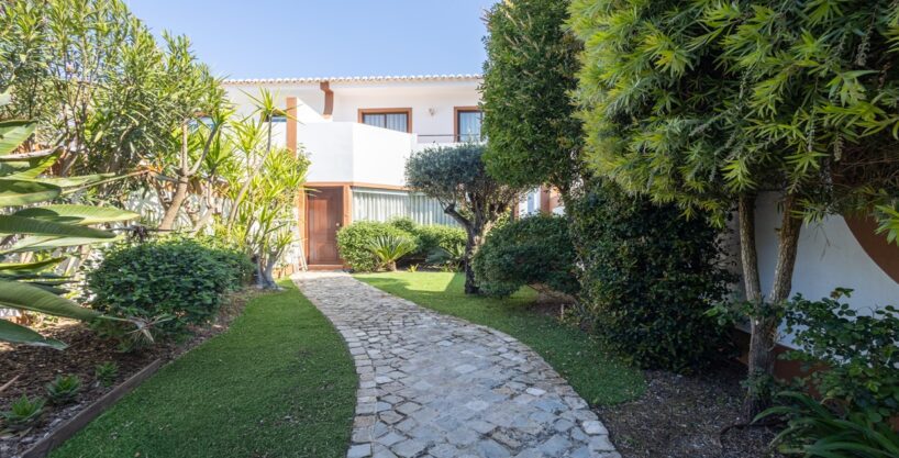2 bed townhouse for sale in Quinta do Lago, Algarve 1