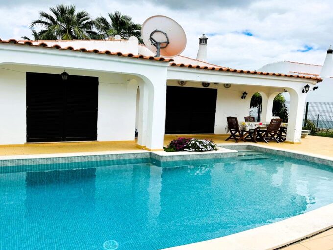 2 bed villa with pool near The Old Village, Vilamoura 1