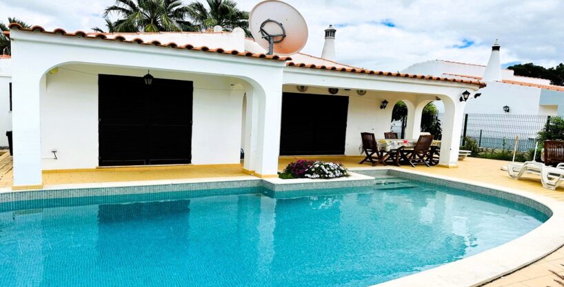 2 bed villa with pool near The Old Village, Vilamoura 1