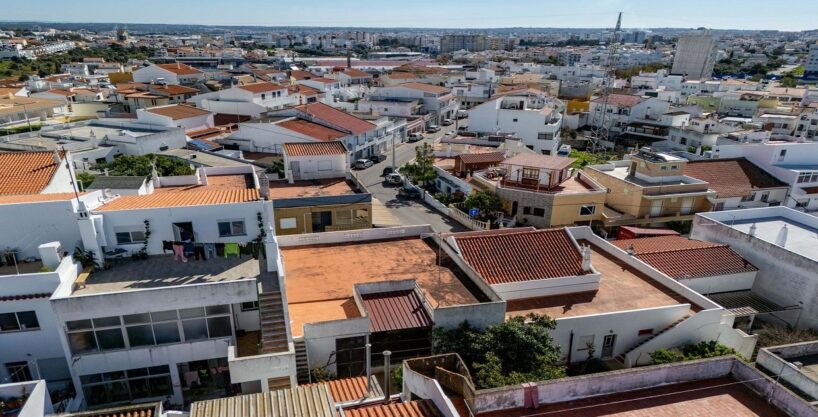 3 bed Algarve townhouse for sale in Portimao centre 1