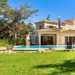 3 bed golf villa for sale in Carvoeiro, Algarve 1