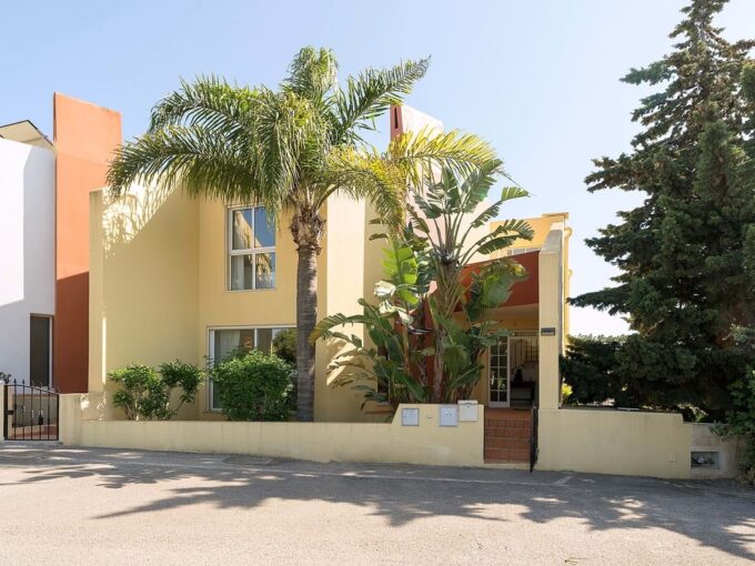 3 bed modern townhouse close to Quinta do Lago, Algarve 1